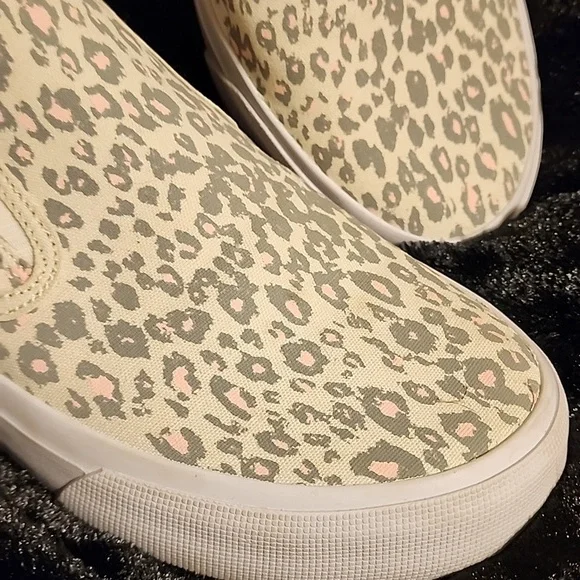 DC slip ons - Picture 2 of 4